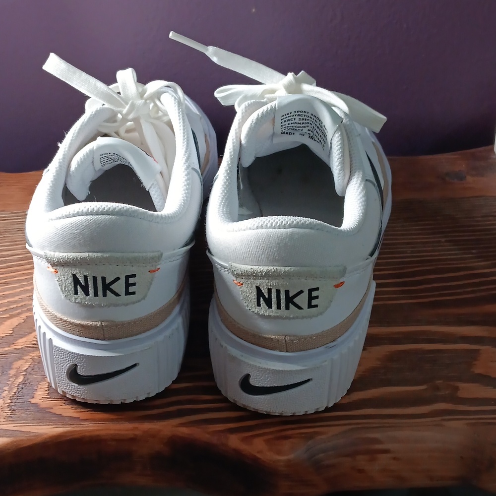 Nike Court Legacy Left White and Black Sneakers - Picture 4 of 11